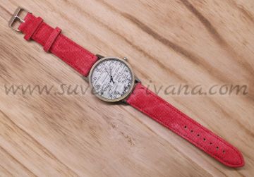 Часовник за ръка изрезки от вестници, червена каишка