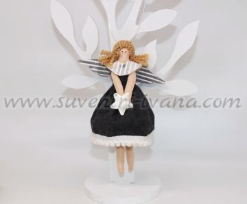 Декоративно ангелче от текстил, модел две