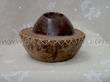 Декоративен кокосов орех с дупка отгоре