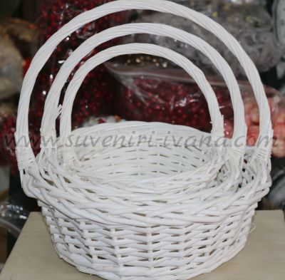 кръгли плетени кошници за подаръци или цветя