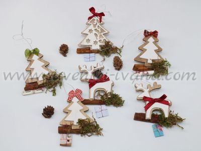 Коледни сувенири еленчета и елхи с декорация и късметче