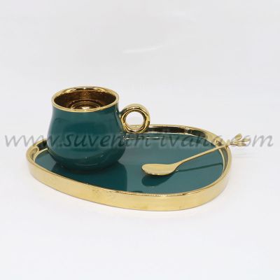 Комплект чаша, чинийка и лъжичка в тъмнозелено и златно