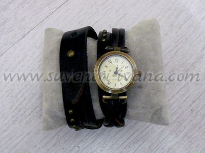 Часовник гривна в стил винтидж с тъмнокафява каишка от естествена кожа