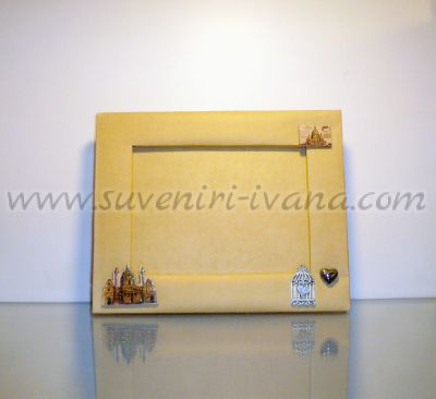 Фоторамка от бирен картон с винтидж елементи за декорация