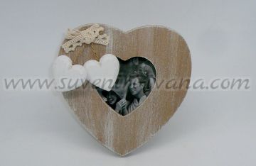 дървена фоторамка сърце