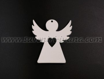 фигурка дървено ангелче със сърце