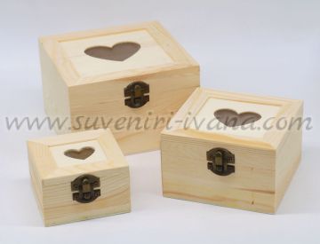 Натурални дървени кутии със сърце на капака, комплект 3 броя