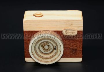 фотоапарат от дърво музикална кутия