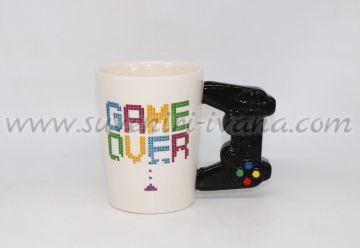 чаша Game Over с дръжка джойстик за плейстейшън