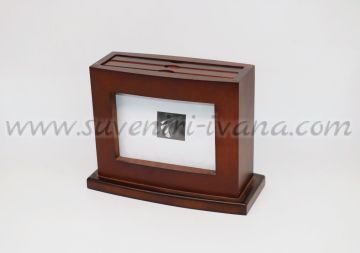 фотоалбум за снимки в дървена кутия