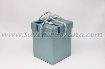 Кутия за подаръци с дръжки, модел три