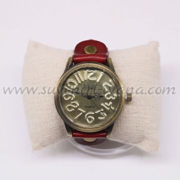 Часовник за ръка с тъмночервена каишка от естествена кожа