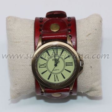 Ръчен часовник с тъмночервена каишка от естествена кожа
