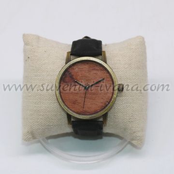 Часовник за ръка с дървен циферблат и кожена каишка, модел три