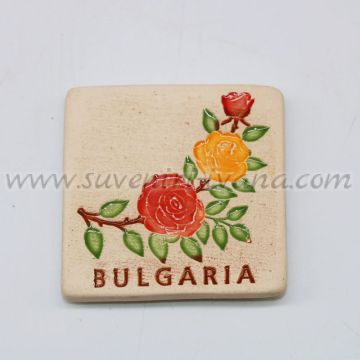 Керамична плочка-магнит за хладилник с роза и надпис 'Bulgaria', модел две