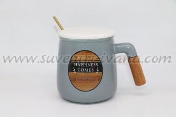 Керамична чаша с дървена дръжка, модел три