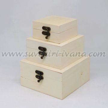 Квадратни дървени кутии за декупаж, комплект три броя