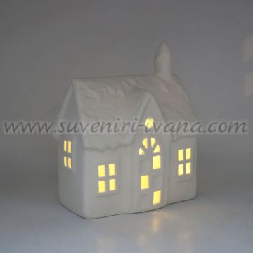 коледна светеща къщичка със снежен покрив - LED декорация