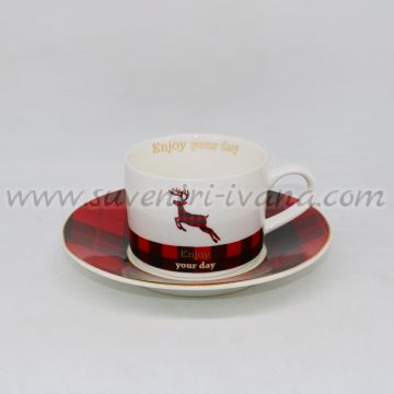 коледна чаша с чинийка и елен „Enjoy your day“