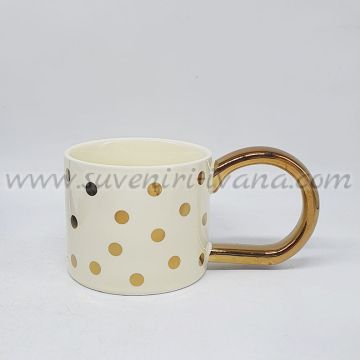 луксозна чаша със златисти точки и златна дръжка