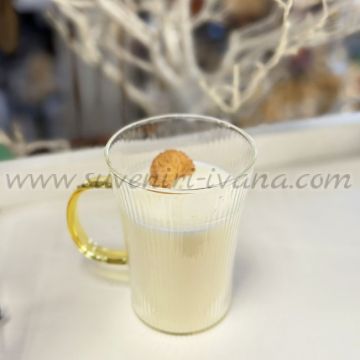 ароматна свещ с портокал и пачули в стъклена чаша