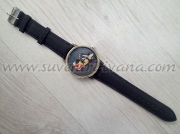 Часовник за ръка в стил винтидж с ретро мотопед на циферблата