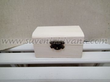 Дървена кутия натурална тип сандък 9,0 х 5,0 х 5,5 см.