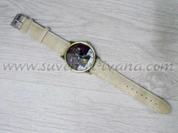 Часовник за ръка с ретро телефон на циферблата