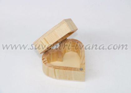 дървена кутия за декупаж сърце