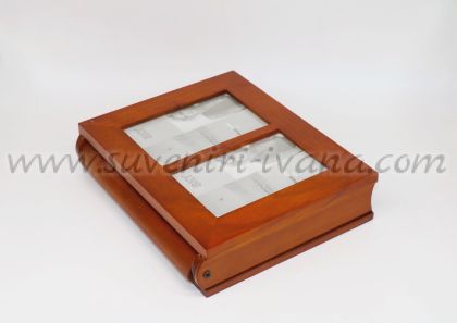 дървена кутия за снимки с формата на книга