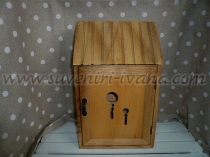 дървена кутия за ключове къщичка