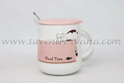 чаша бяло и розово с котка капаче и лъжичка
