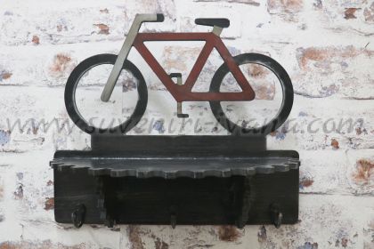 дървена закачалка за стена велосипед