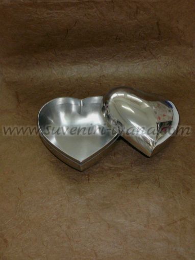 Метална кутийка за бижута с формата на сърце 10,0 х 6,0 х 6,0 см.
