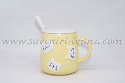 жълта чаша за чай или кафе серия котки