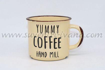 канче цвят охра с надпис Yummy Coffee Hand Mill