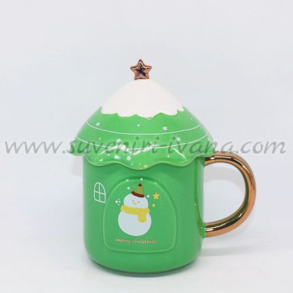 коледна чаша със снежен човек и надпис 'Merry Christmas'