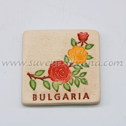 керамична плочка магнит за хладилник с роза и надпис Bulgaria 4,5 см