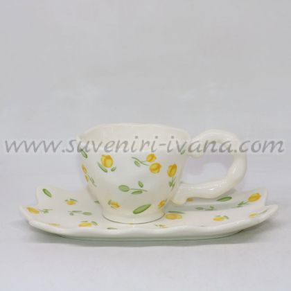 пролетен комплект чашка с чинийка на цветенца