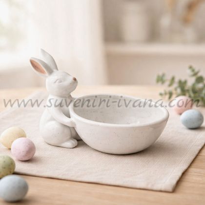 керамична купичка за великденски яйца със зайче
