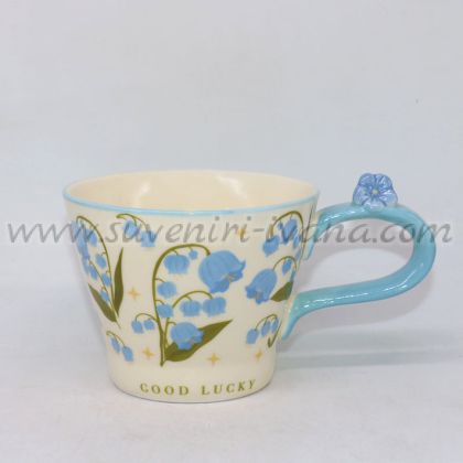 чаша Good Lucky с цветя момини сълзи и декоративна дръжка