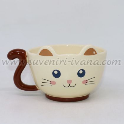 керамична чаша коте с уши и дръжка във формата на опашка и сладко лице