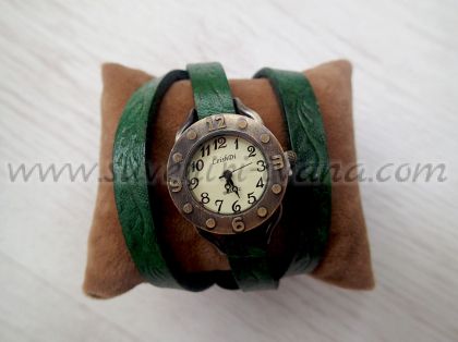 Часовник гривна в стил винтидж с каишка от естествена кожа