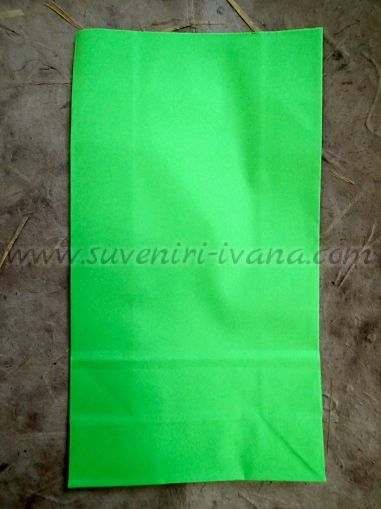 Хартиено пликче с цветен печат 12,0 х 22,0 х 6,0 см.