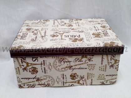 Кутия от твърд картон с покритие от ленено-памучен плат 39,5 х 29,5 х 17,5 см.