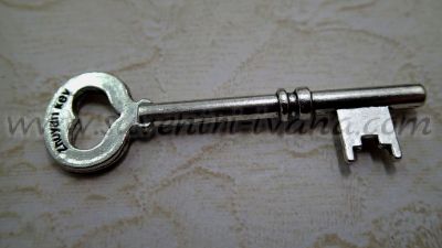 Винтидж елемент ключ 5,8 см. цвят сребро