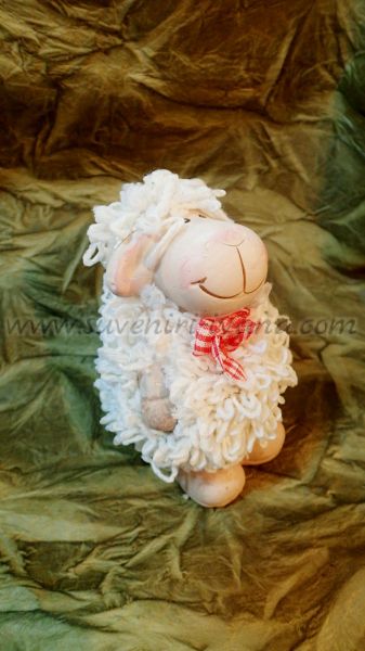 Овца керамична с гъста вълна 5,0 х 9,0 см.