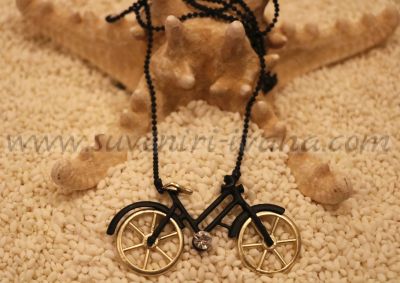 Винтидж колие колело, черно и златно