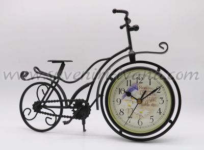 винтидж метално колело с часовник