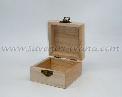 квадратна дървена кутия за декупаж